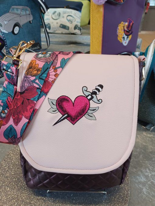 SAC  " SACOCHE " BRODE  COEUR