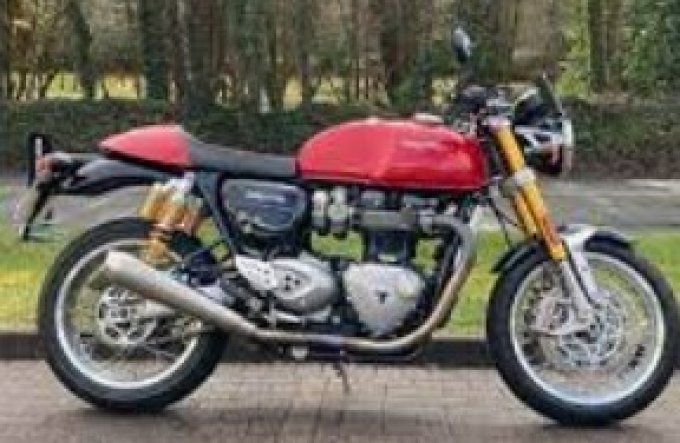 MOTO TRIUMPH THRUXTON