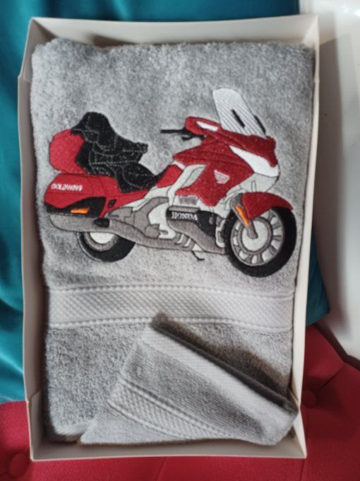 COFFRET  SERVIETTE + GANT BRODERIE MOTO GOLDWING